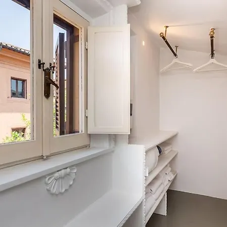 Condotti Apartment Rome